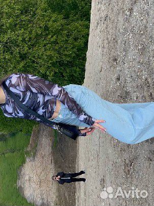 Топ женский в сетку с отверстиями для пальцев