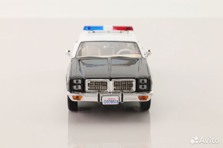 James Bond, Dodge Monaco Police Car