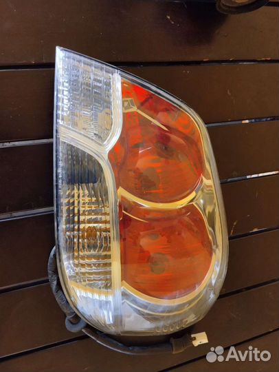 Фонарь задний правый на Mitsubishi Outlander