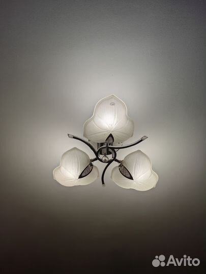 Люстры и светильники бу