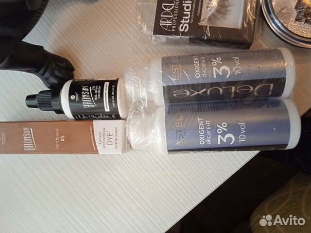 Накладные ресницы и краска для бровей