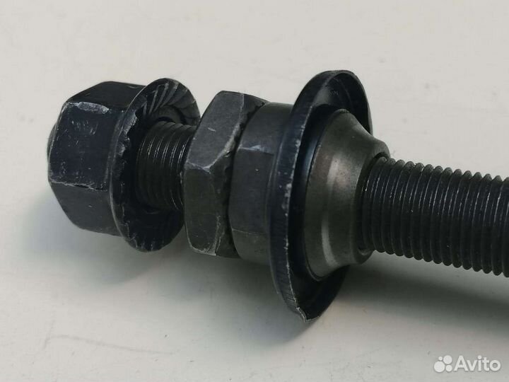 Ось переднего колеса для велосипеда, в сборе. Б/у