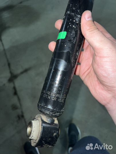 Задний амортизатор Toyota Camry 70