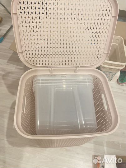 Пластиковые контейнеры и хоз принадлежности