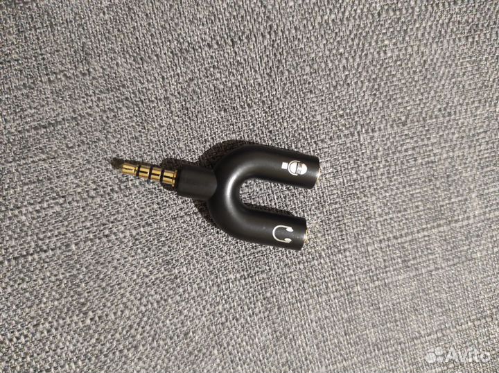 Проводные наушники с микрофоном