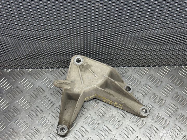 Кронштейн кпп Chevrolet Cruze J300