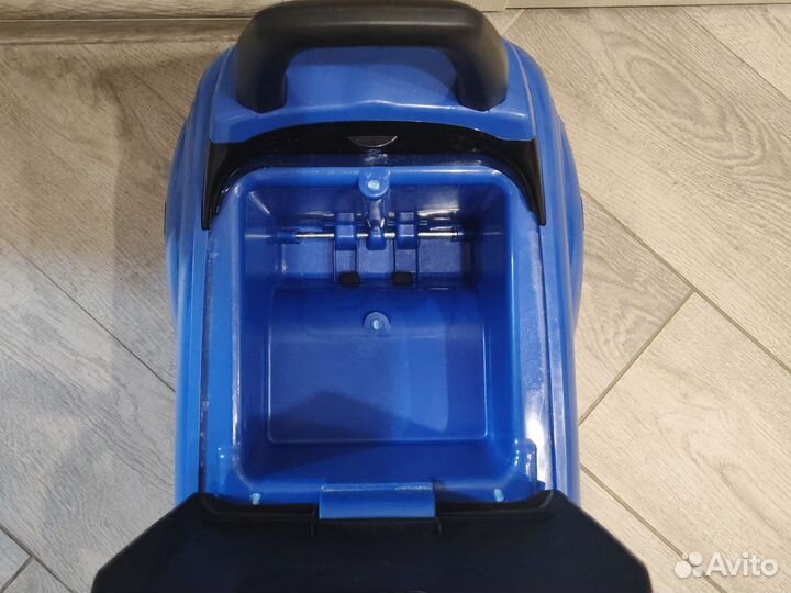 Машинка каталка толокар