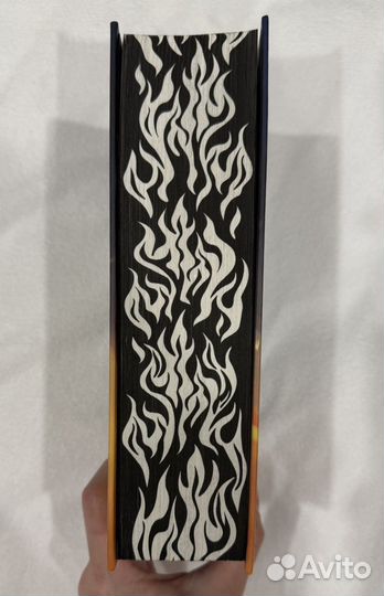 Книга Железное пламя Ребекка Яррос