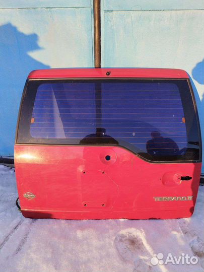 Дверь багажника задняя Nissan Terrano 2