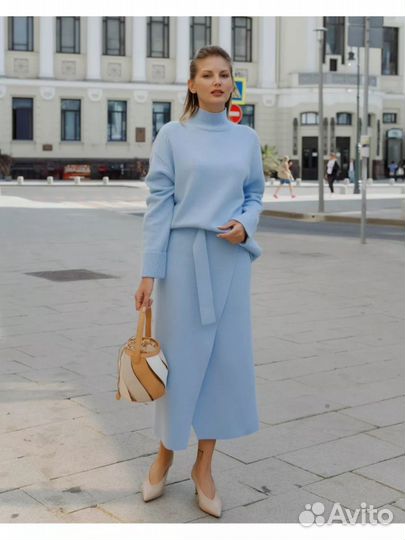 Свитер с горлом из ангоры пушистый