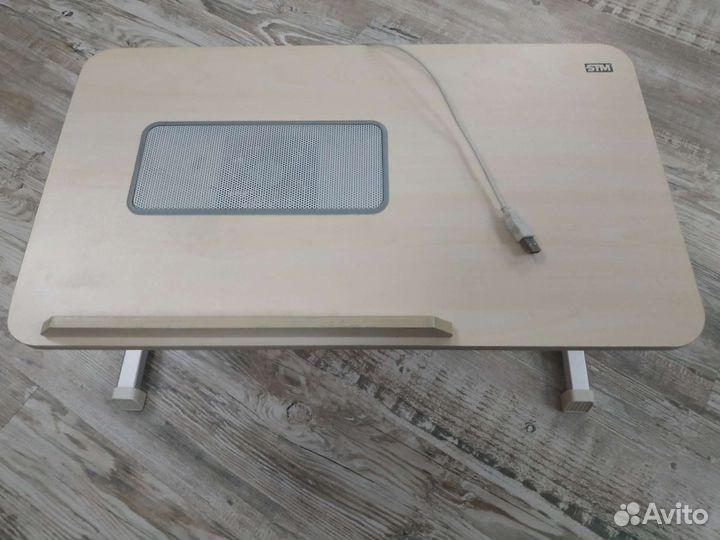 Столик для ноутбука