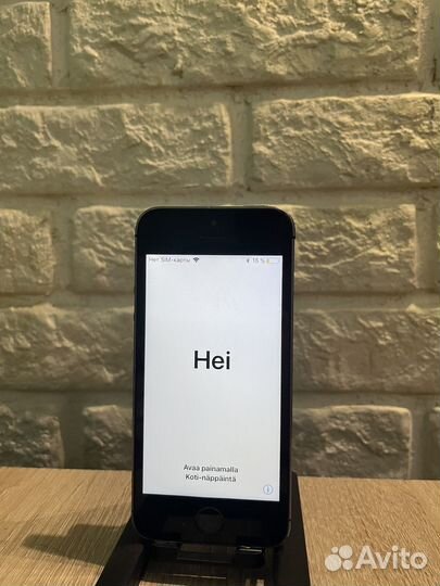 iPhone SE, 32 ГБ