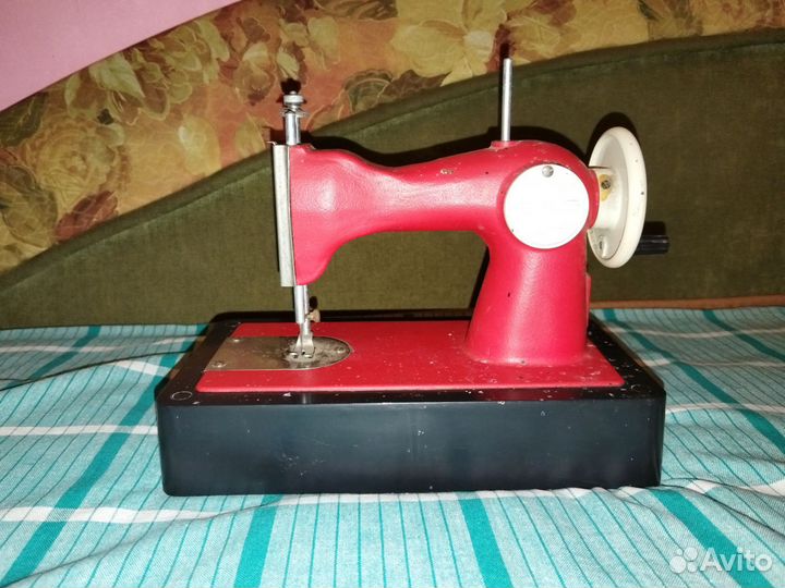 Детская швейная машина СССР