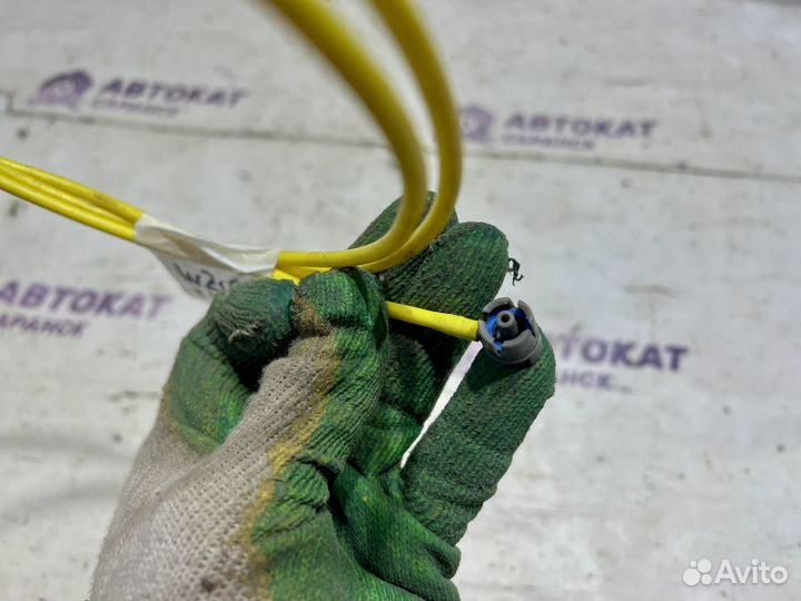 Трубка передней левой двери Mercedes W210