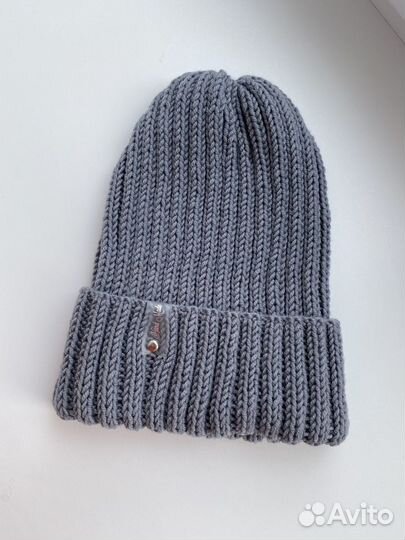 Шапка из мериносовой шерсти