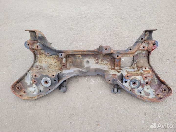 Подрамник передний на Mitsubishi Galant 8