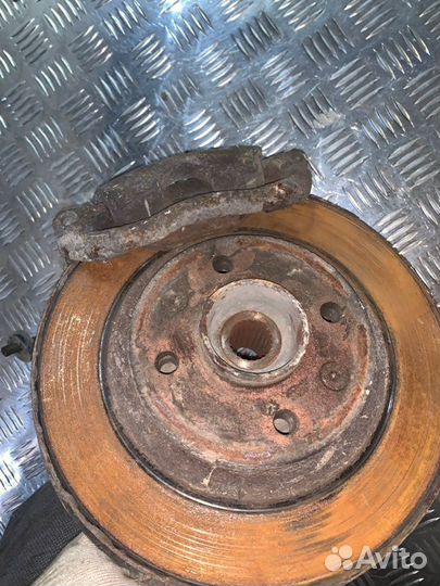 Кулак поворотный передний правый Renault Kangoo 1