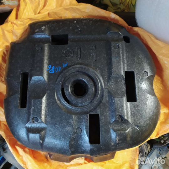 Bmw e60 Крепление приборов в нише запасного колеса