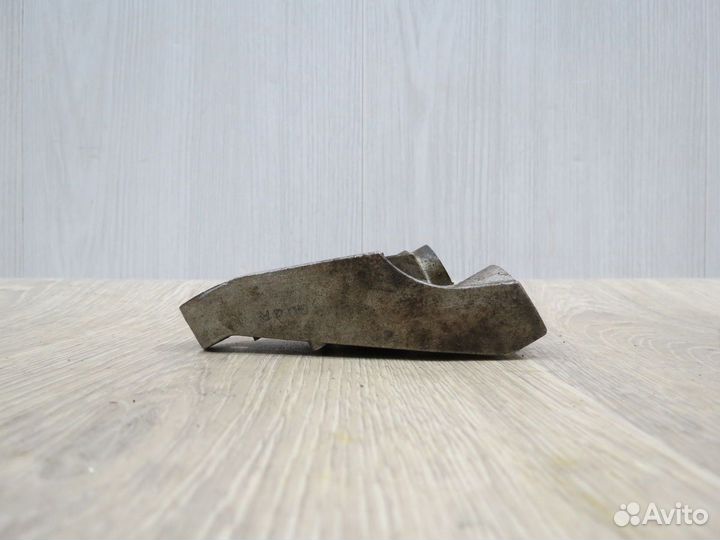 Кронштейн генератора Chevrolet Cruze