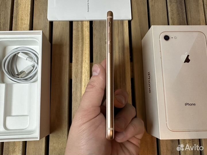 iPhone 8, 64 ГБ