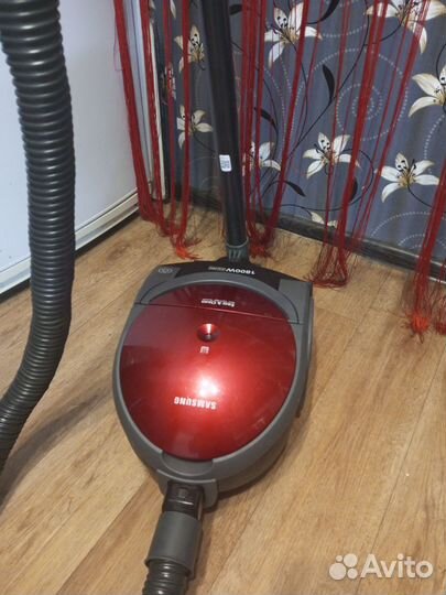 Пылесос Samsung 1800w