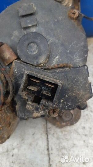 Моторчик стеклоочистителя Mazda Familia