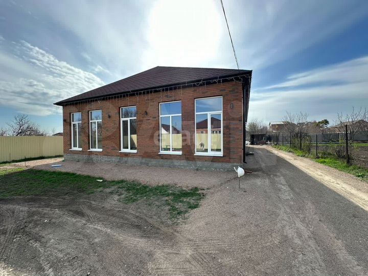 Дом 201,3 м² на участке 9 сот.