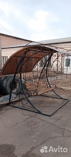 Садовые качели кованые