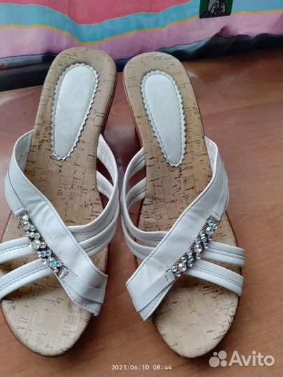 Шлепанцы женские