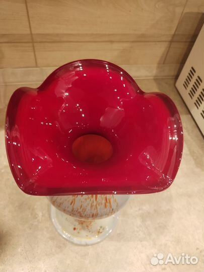 Ваза Красный май