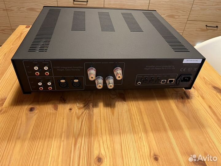 Продам усилитель hegel 190