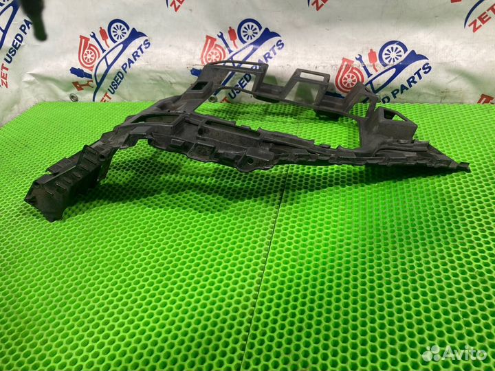 Кронштейн бампера задний левый Volkswagen Touareg