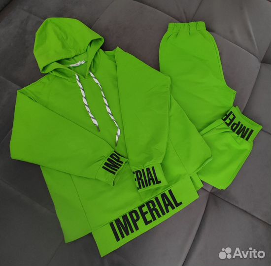 Спортивный костюм женский