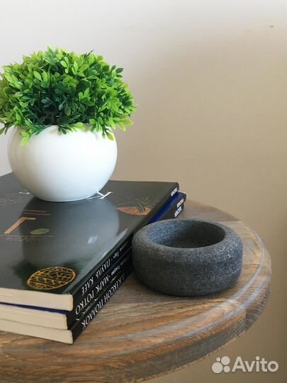 Приставной дизайнерский столик