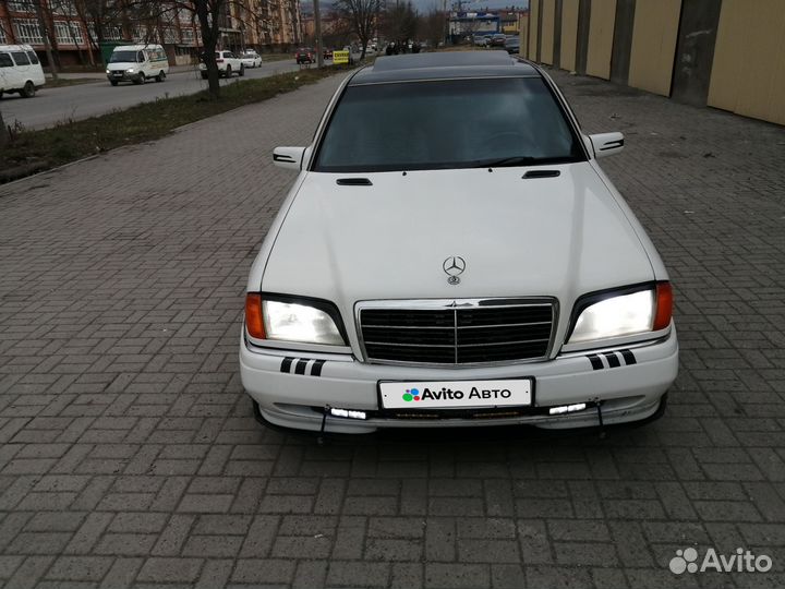 Продаю w202 2.8 104