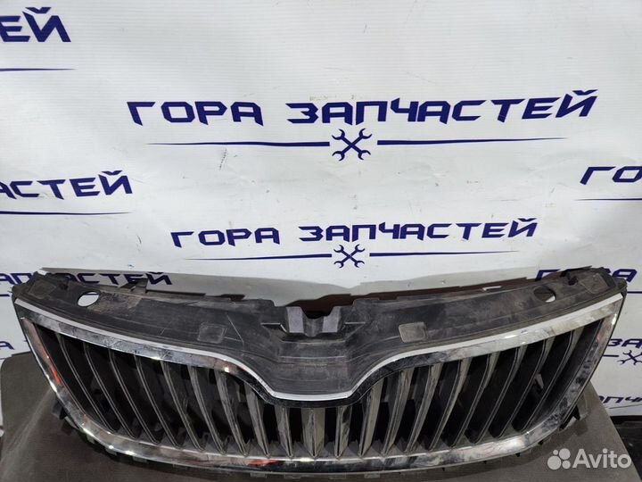 Решетка радиатора Skoda Rapid 2012-2020