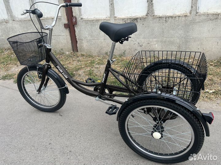 Трицикл для пенсионера с вместительными корзинами
