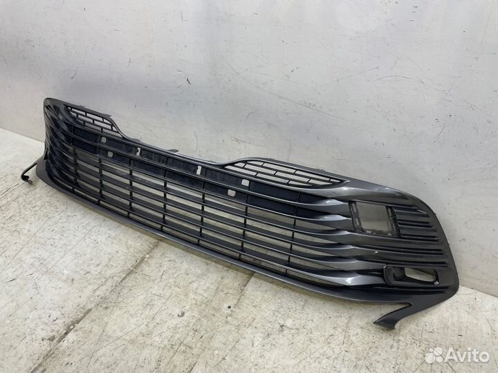 Решетка бампера передняя Toyota Camry XV70 2017