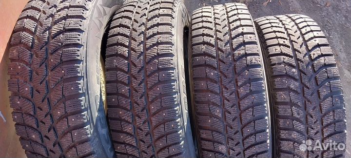 Bridgestone Ice Cruiser 5000 205/70 R15 96T