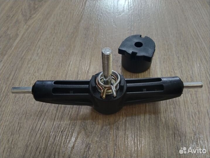 Пружина для поворотного механизма руля самоката