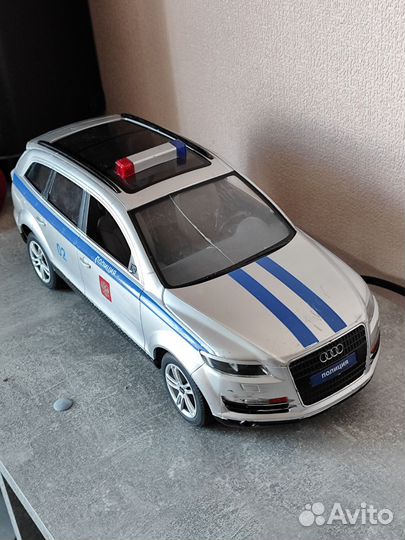 Машина на радиоуправлении Audi