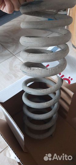 Продам задние пружины