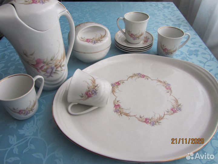 Сервиз кофейный на 4персоны с блюдом