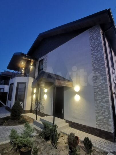 Коттедж 200 м² на участке 10 сот.