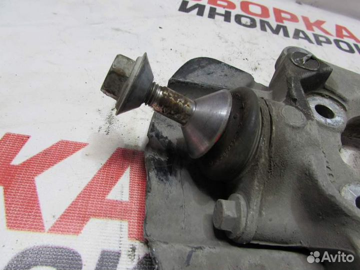 Кулак поворотный передний правый для Volvo XC70 1