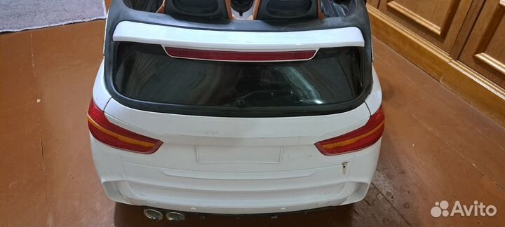 Машина детская (электромобиль)