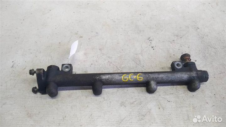 Рампа топливная Mazda 626 GC 83-87г