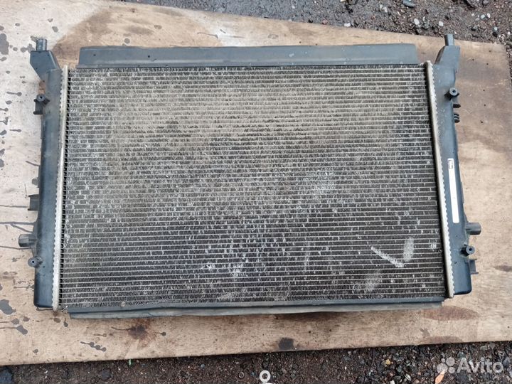 Радиатор дополнительный Фольксваген Пассат/008г