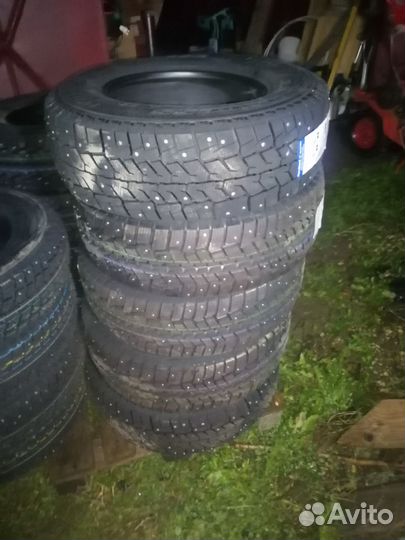 Matador MPS 500 Sibir Ice Van 225/70 R15C 112R