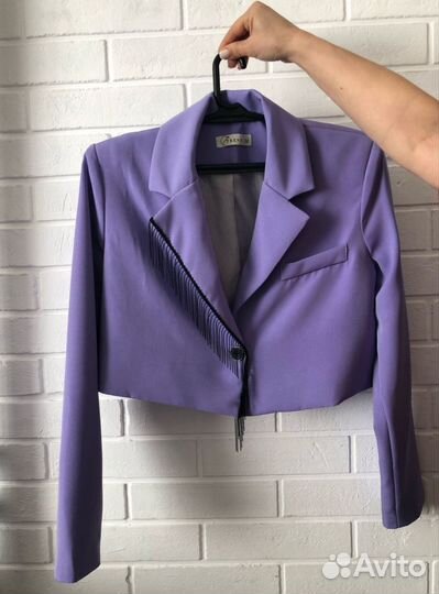 Пиджаки и жакеты женские 44р